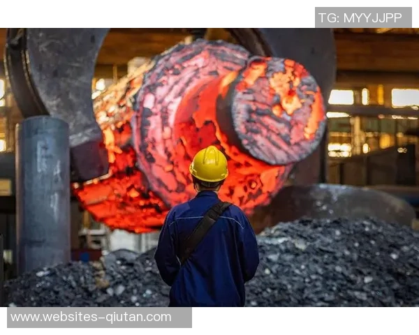 亚当斯的传奇人生与影响力探索：从平凡到伟大的奋斗历程